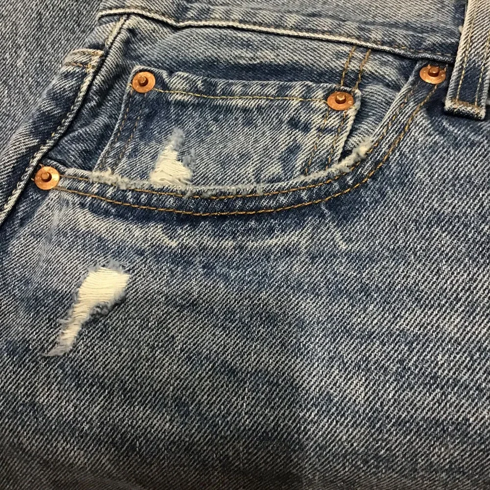 Levis 501 Women's 31 x 28‎ Blue High Rise Distressed  Skinny Jeans Size